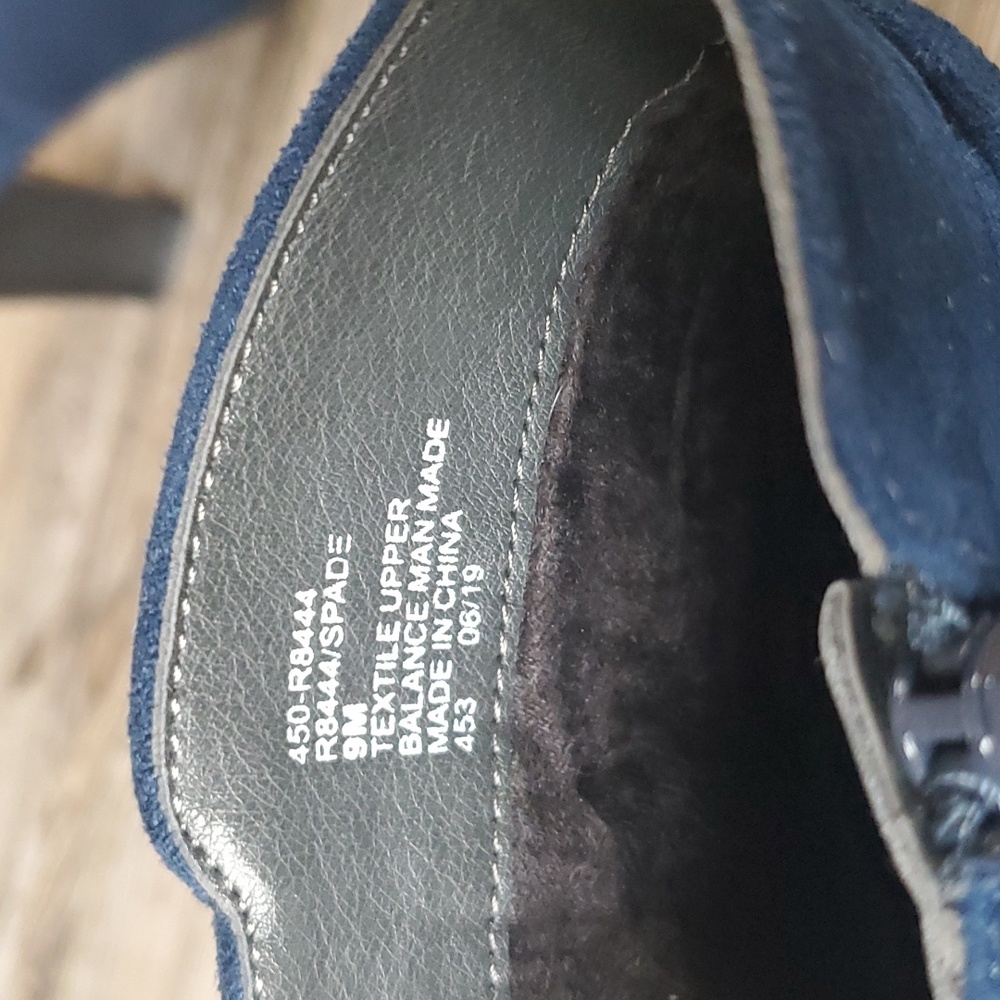 Rialto Spade Faux Suede Ankle Bootie in Midnight Size 9M - Picture 9 of 12